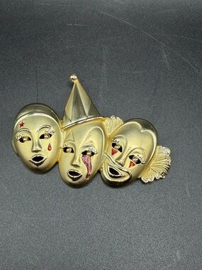 Vintage AJC Gold Tone Metal Red Enamel Sad Crying Clowns Brooch Pin Jewelry